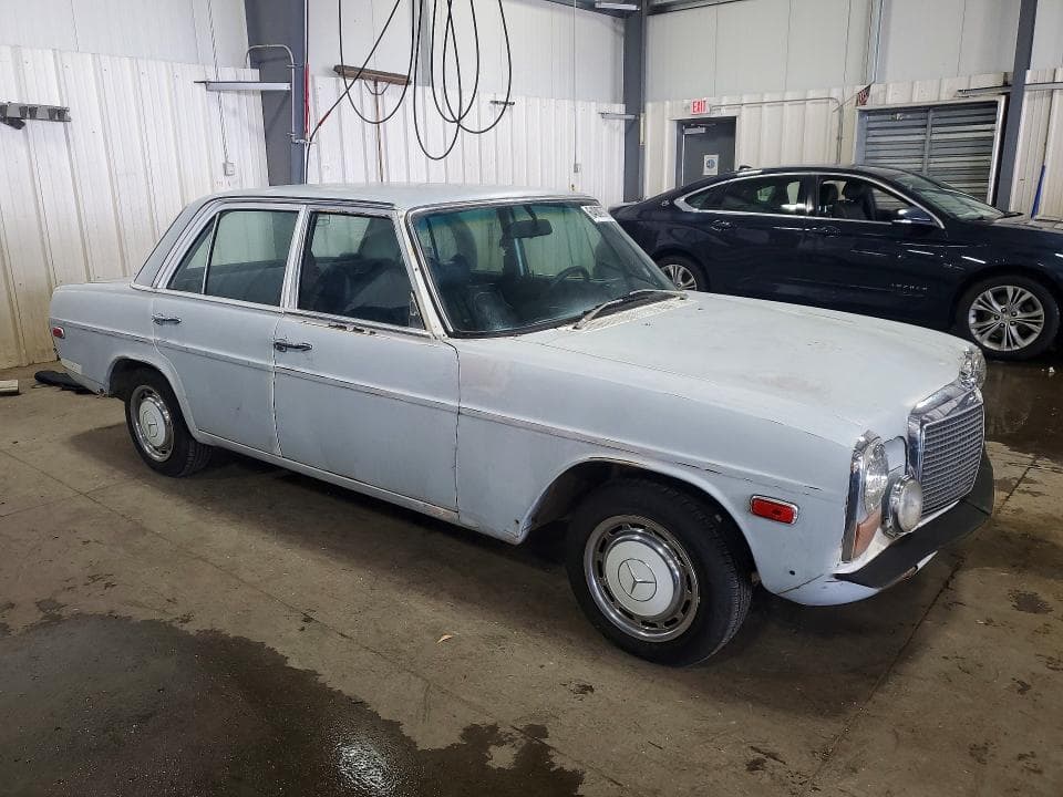 1976 MERC SD4DR 4
