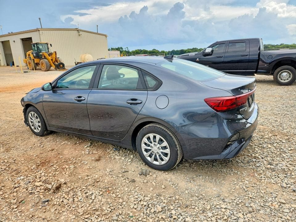 2023 KIA FORTE LX 2