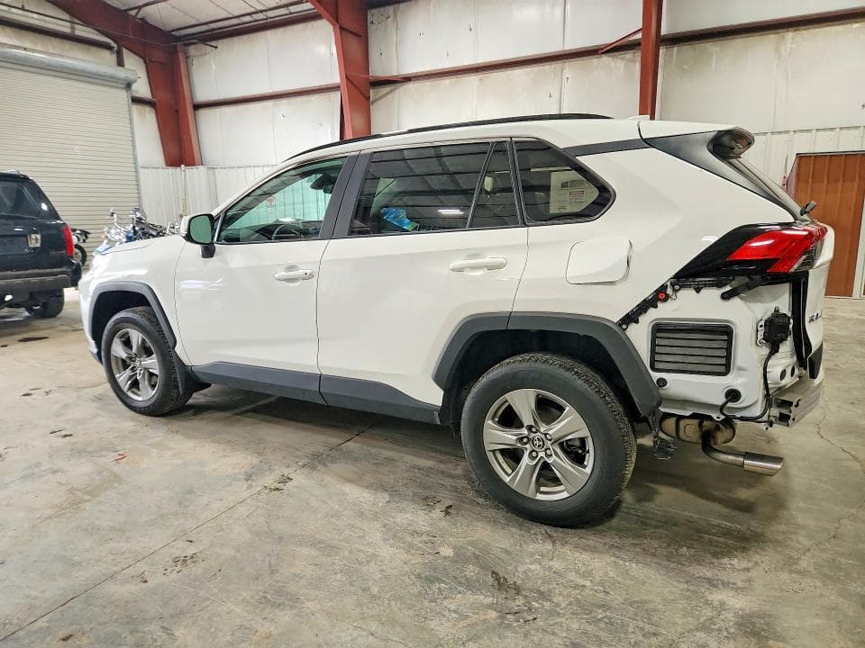 2024 TOYOTA RAV4 XLE 2
