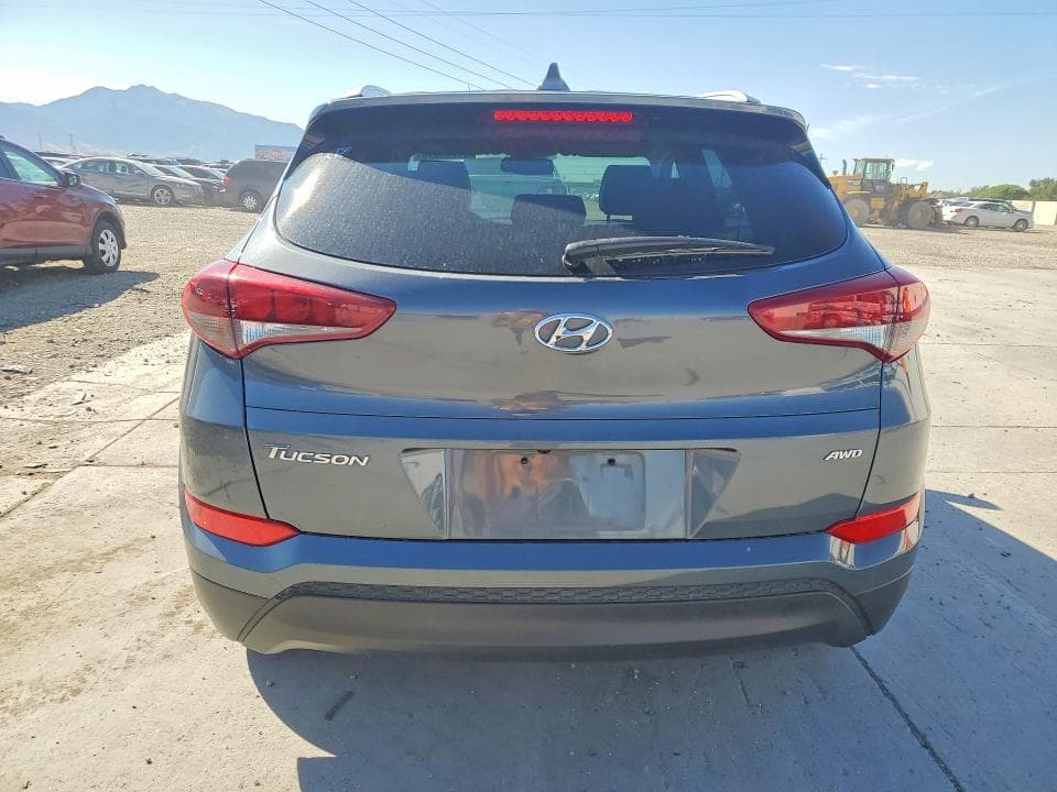 2017 HYUNDAI TUCSON SE PLUS 6