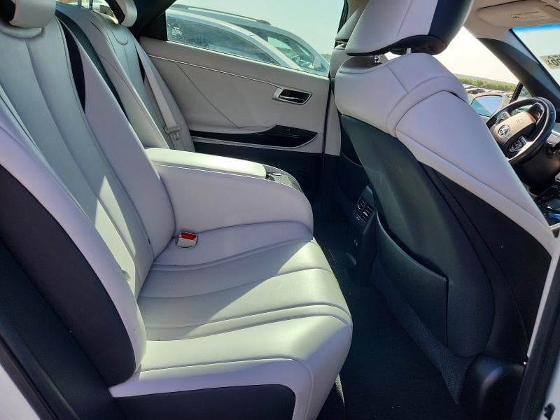 2018 TOYOTA MIRAI BASE 10