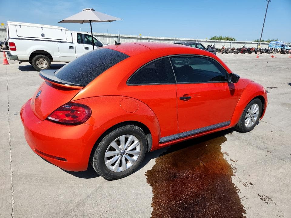 2018 VOLKSWAGEN BEETLE S 3