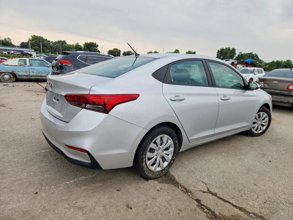 2021 HYUNDAI ACCENT SE 3