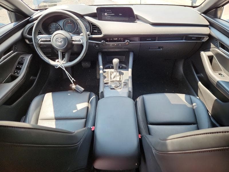 2021 MAZDA 3 SELECT 8