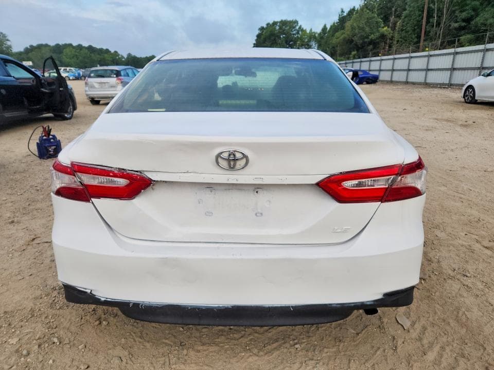 2018 TOYOTA CAMRY LE 6