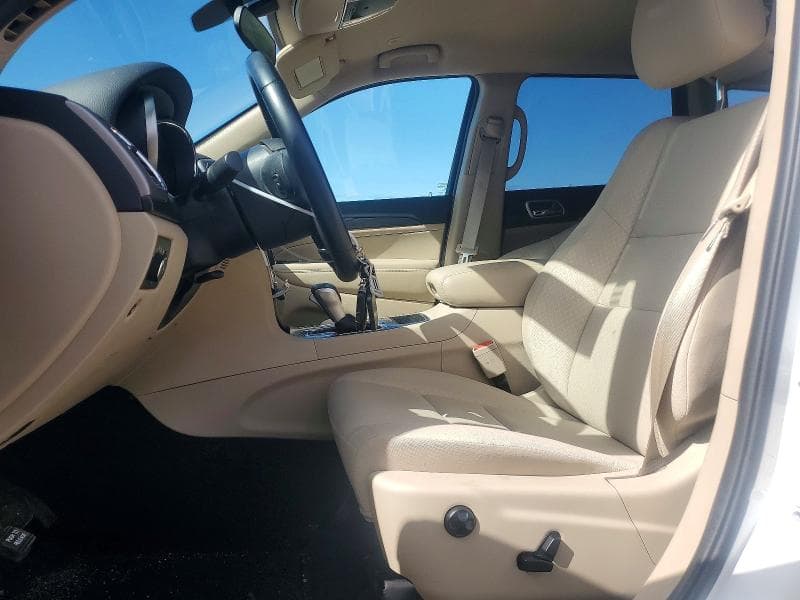 2020 JEEP GRAND CHEROKEE LAREDO 7