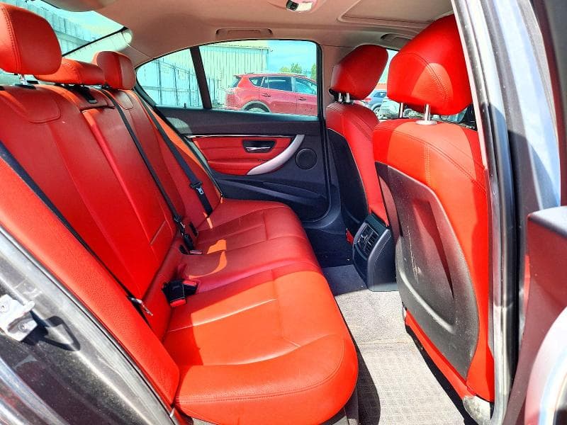 2017 BMW 320 XI 10