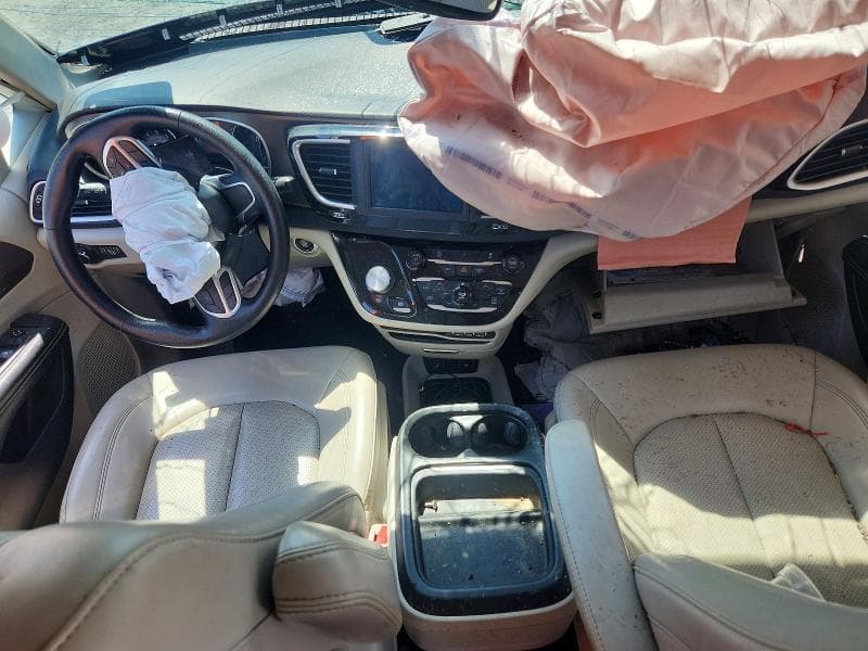 2021 CHRYSLER VOYAGER LXI 8