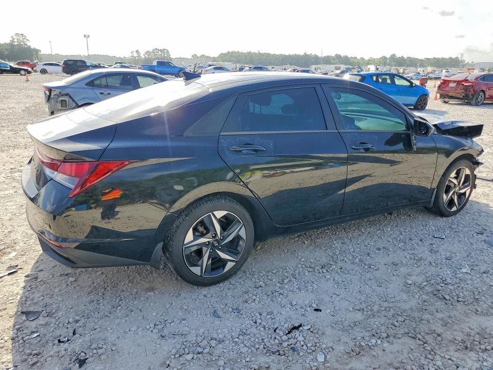 2023 HYUNDAI ELANTRA SEL 3