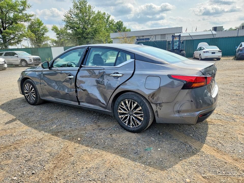 2025 NISSAN ALTIMA SV 2