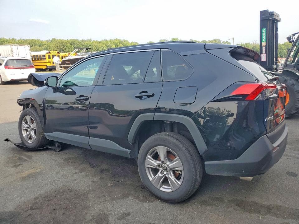 2025 TOYOTA RAV4 XLE 2