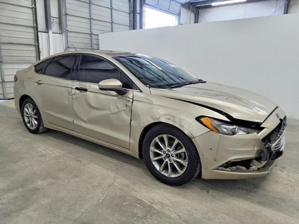 2017 FORD FUSION SE 4
