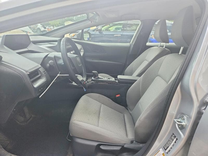 2026 TOYOTA PRIUS LE 7