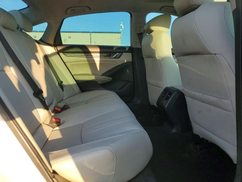 2018 HONDA ACCORD TOURING 10