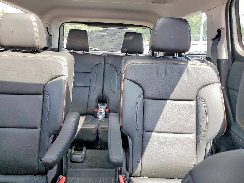 2022 GMC ACADIA AT4 10