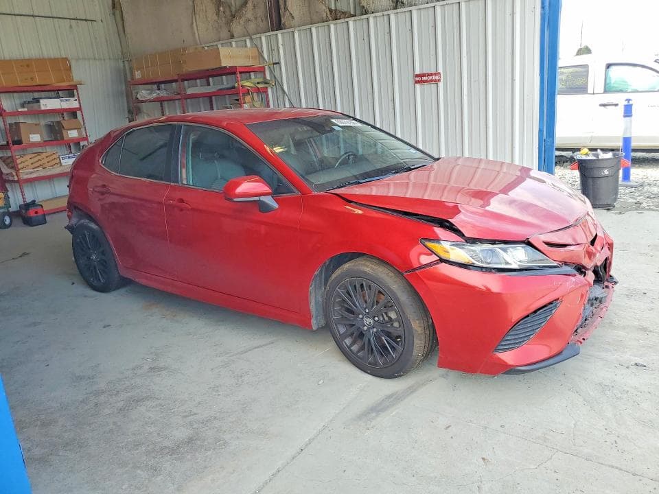 2020 TOYOTA CAMRY SE 4