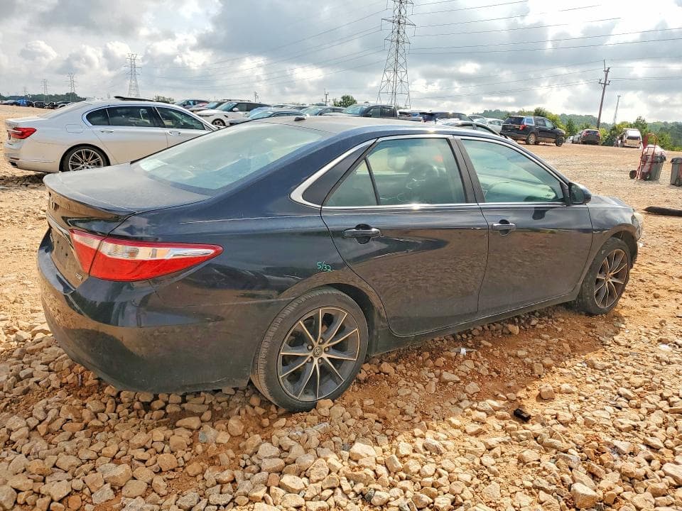 2017 TOYOTA CAMRY XSE 3