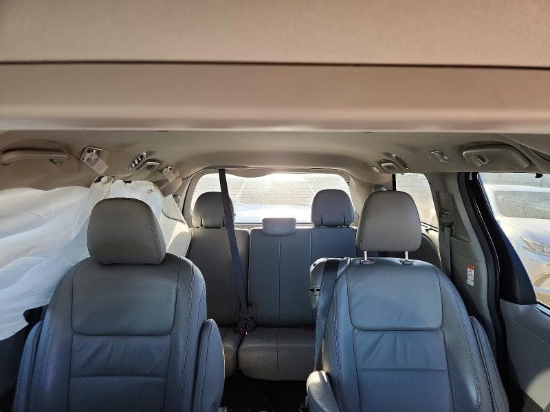 2017 TOYOTA SIENNA XLE 8-PASSENGER 10