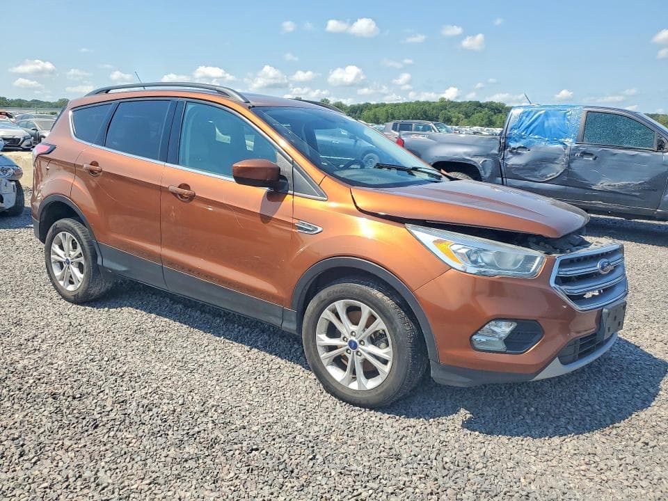 2017 FORD ESCAPE SE 4