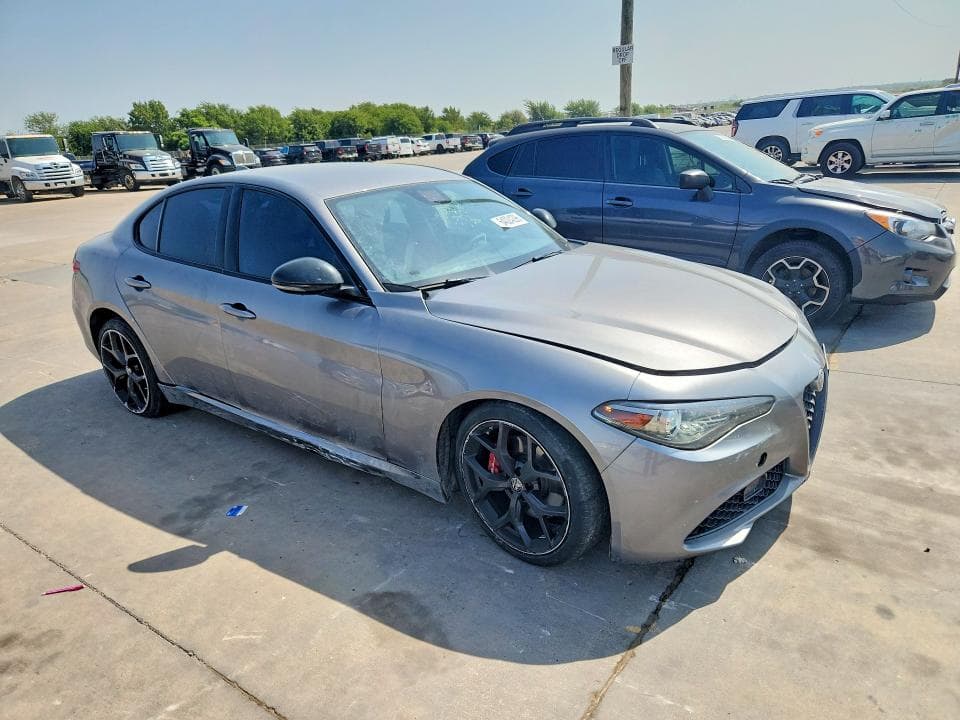 2020 ALFA ROMEO GIULIA 4