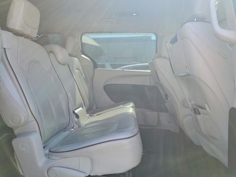 2018 CHRYSLER PACIFICA LIMITED 11