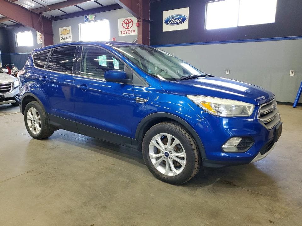 2017 FORD ESCAPE SE 4
