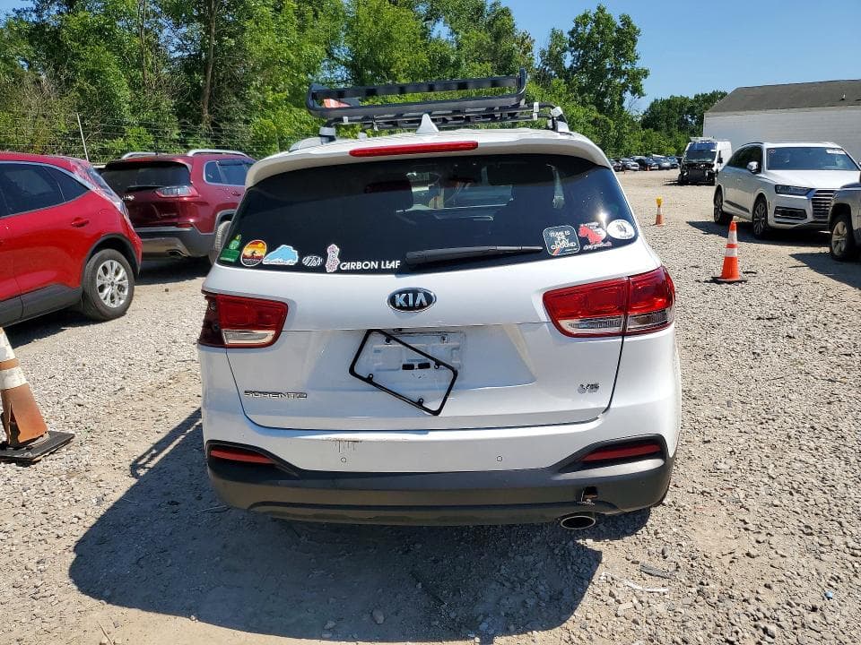2017 KIA SORENTO LX V6 6
