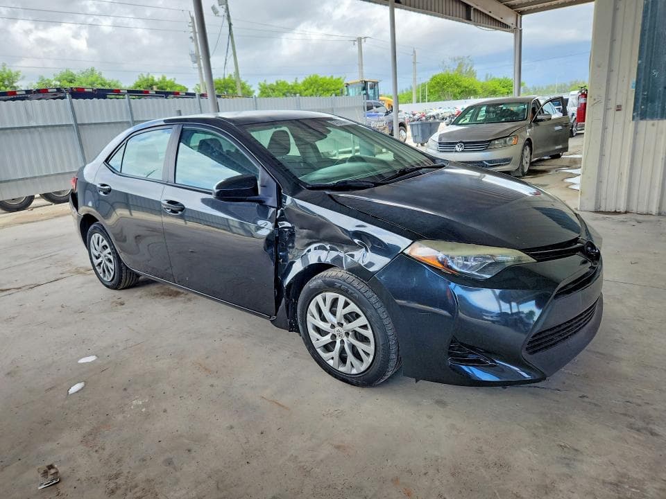 2018 TOYOTA COROLLA LE 4