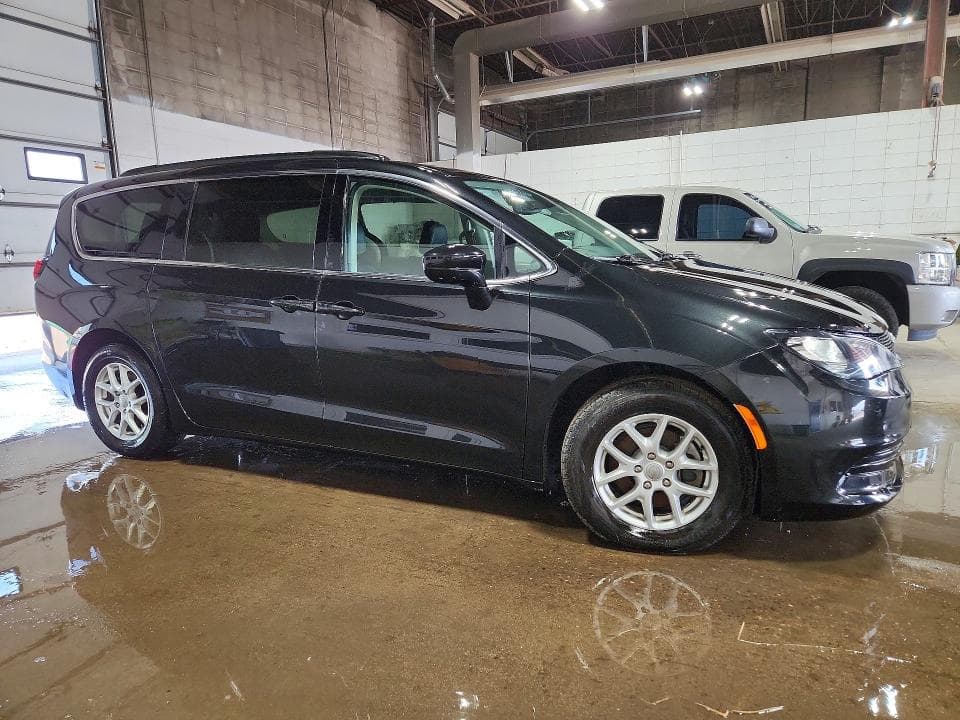 2020 CHRYSLER VOYAGER LXI 4