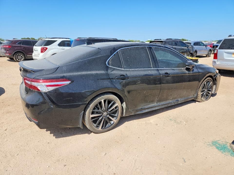 2020 TOYOTA CAMRY XSE 3