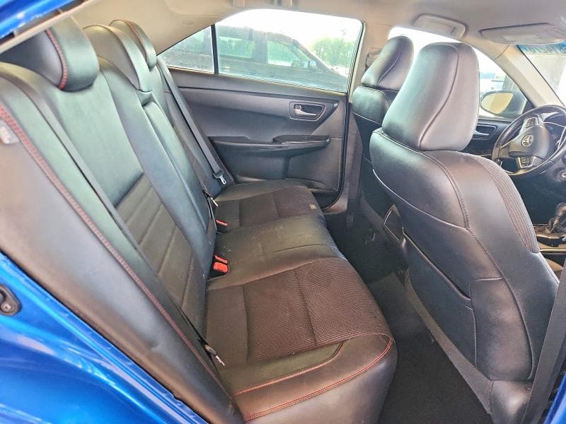 2017 TOYOTA CAMRY SE 10