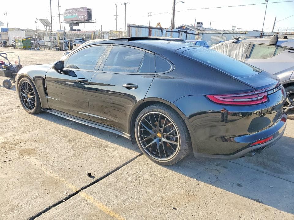 2018 PORSCHE PANAMERA 4 2