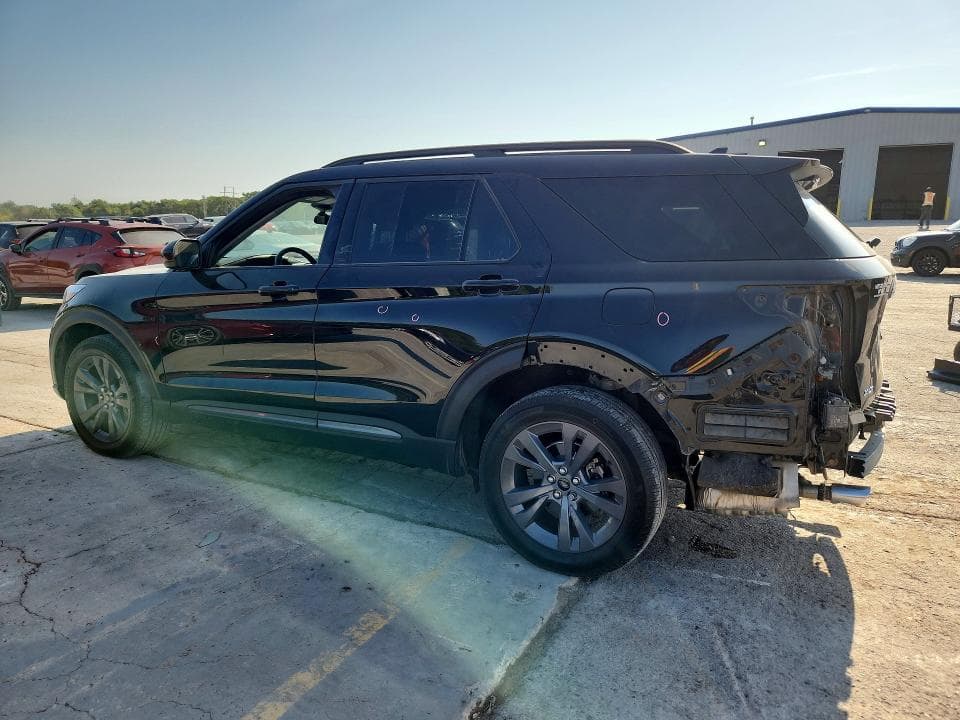 2023 FORD EXPLORER XLT 2