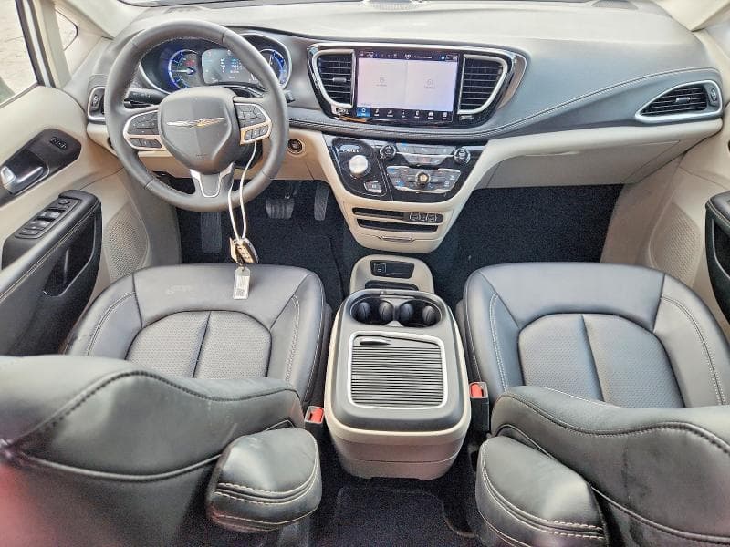 2024 CHRYSLER PACIFICA HYBRID SELECT 8