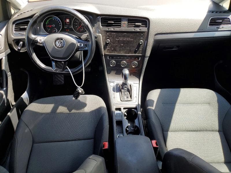 2017 VOLKSWAGEN E-GOLF SE 8