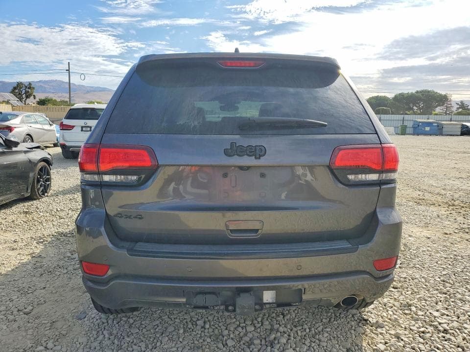2017 JEEP GRAND CHEROKEE LAREDO 6