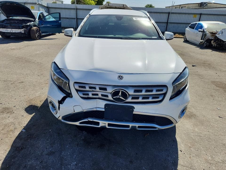 2020 MERCEDES-BENZ GLA 250 5