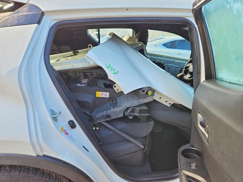 2018 TOYOTA C-HR XLE PREMIUM 11