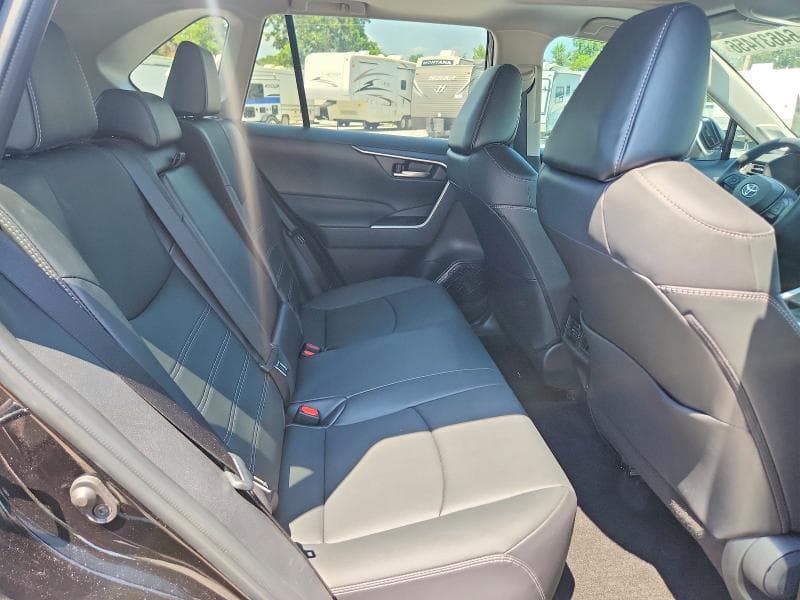 2025 TOYOTA RAV4 XLE PREMIUM 11