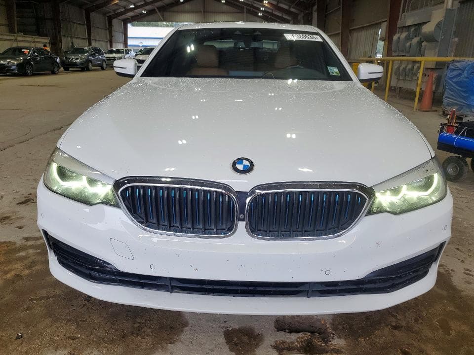 2019 BMW 530E 5