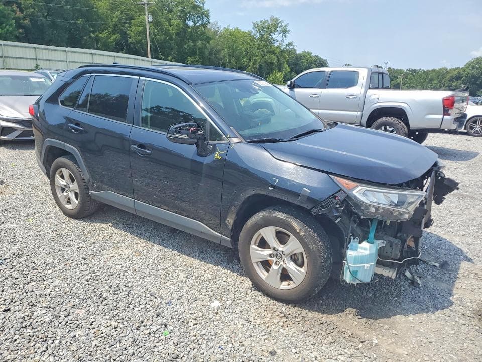 2019 TOYOTA RAV4 XLE 4