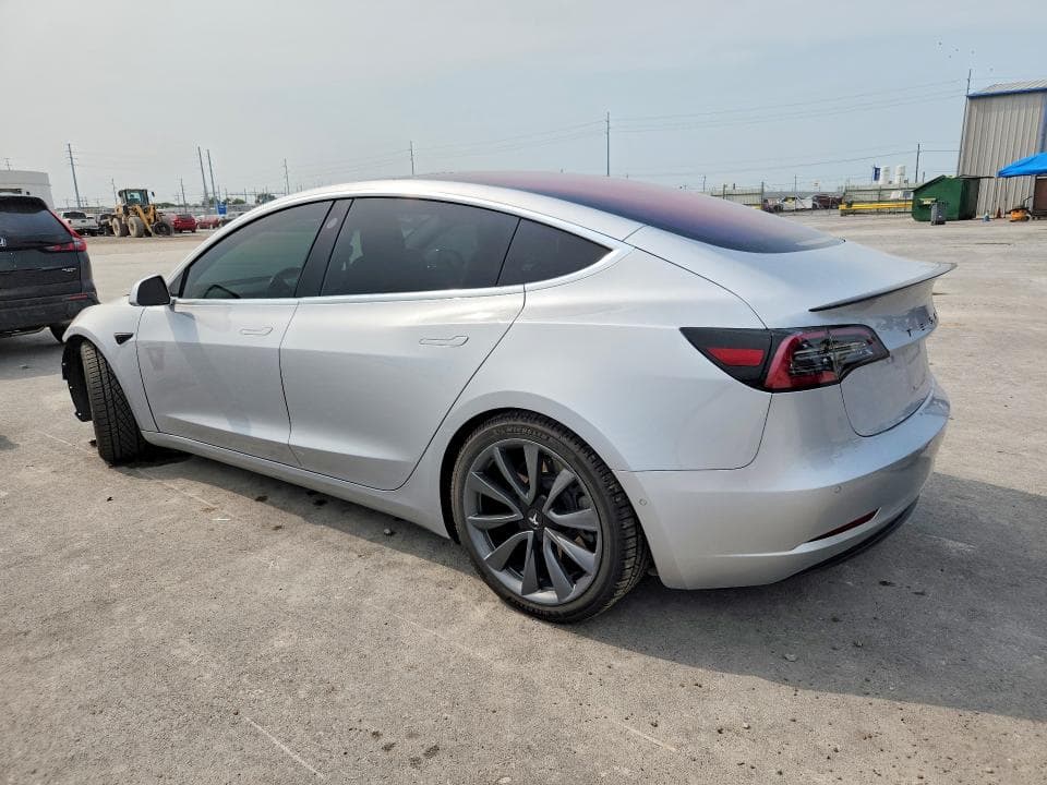 2018 TESLA MODEL 3 2