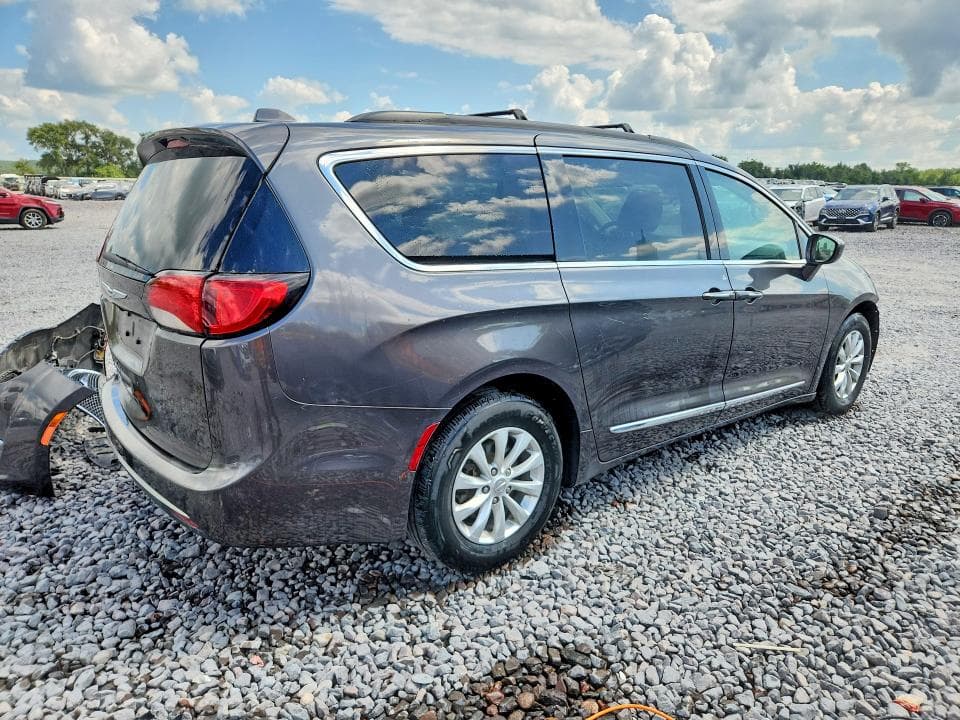 2017 CHRYSLER PACIFICA TOURING L 3