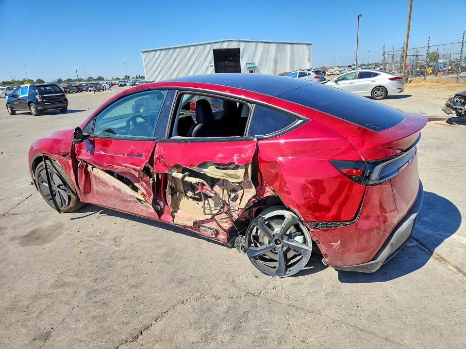 2026 TESLA MODEL Y 2