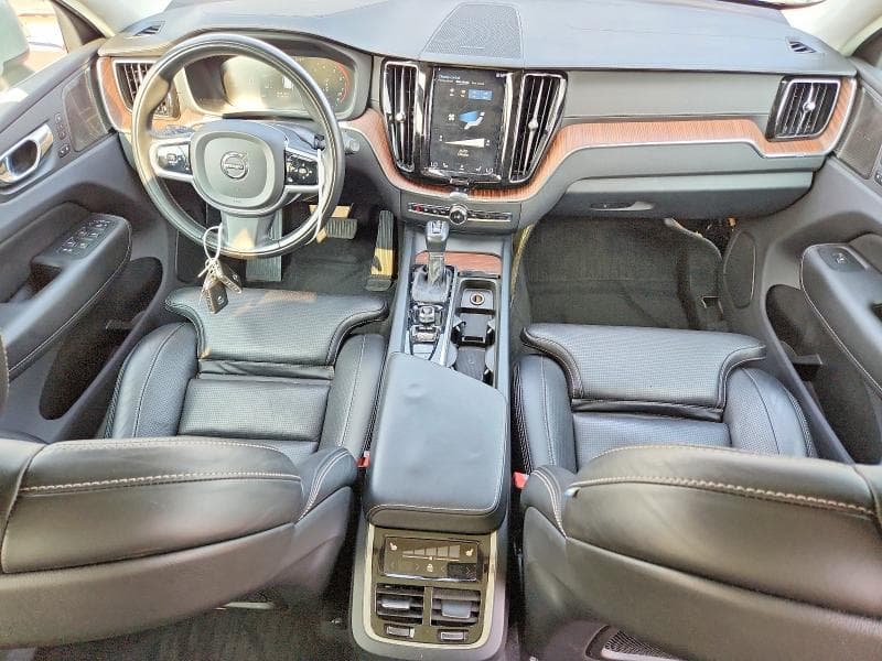 2019 VOLVO XC60 T6 INSCRIPTION 8