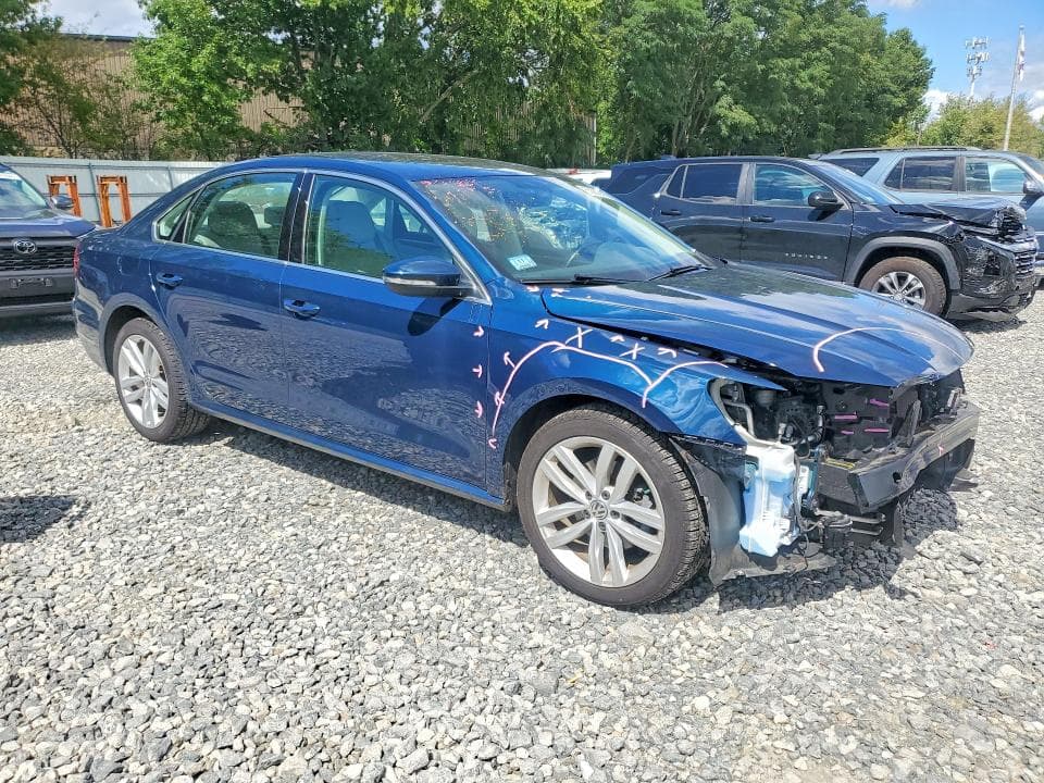 2018 VOLKSWAGEN PASSAT SE 4