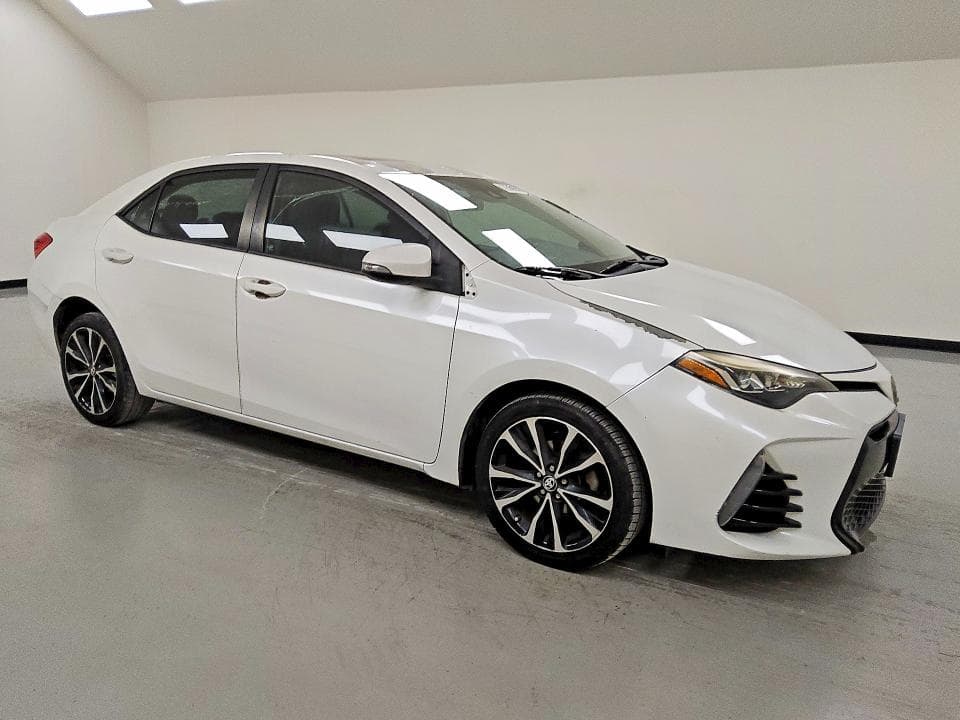 2017 TOYOTA COROLLA XSE 4