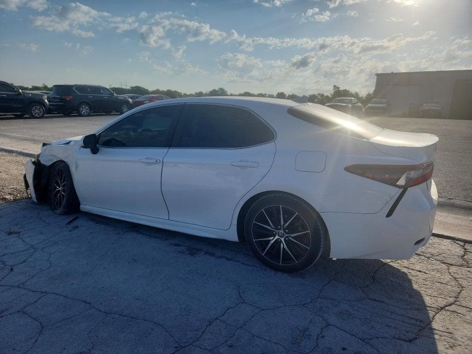2022 TOYOTA CAMRY SE 2
