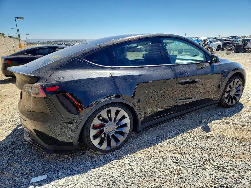2024 TESLA MODEL Y 3