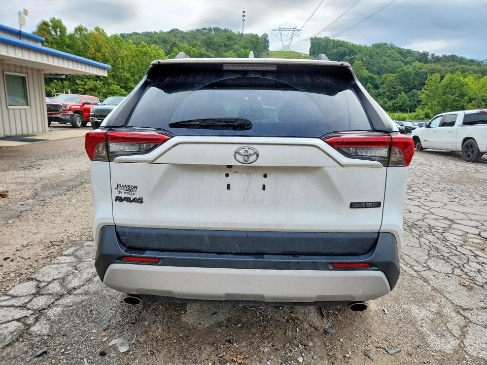 2024 TOYOTA RAV4 ADVENTURE 6